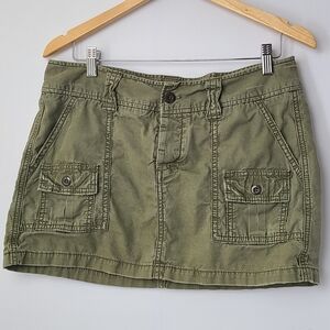 American Eagle Outfitters Olive Green Cargo Grunge Preppy Mini Skirt, size 8